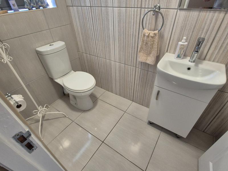 To Let 3 Bedroom Property for Rent in Blue Ridge Western Cape